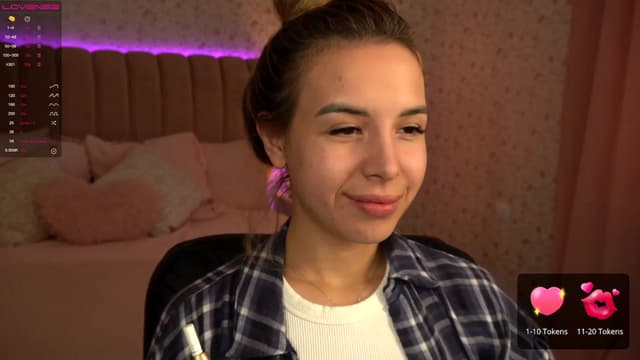 Gallery image thumbnail from Tilli's myfreecams stream on, 12/21/2023, 10:25 image 17 of 20