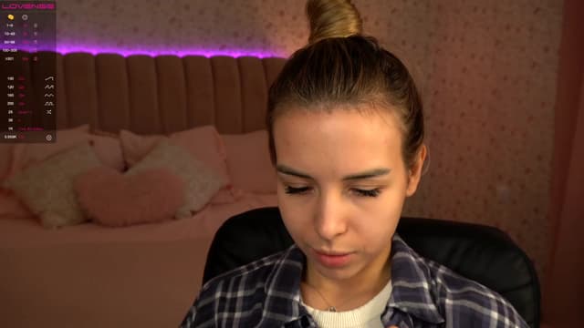 Gallery image thumbnail from Tilli's myfreecams stream on, 12/21/2023, 10:25 image 12 of 20