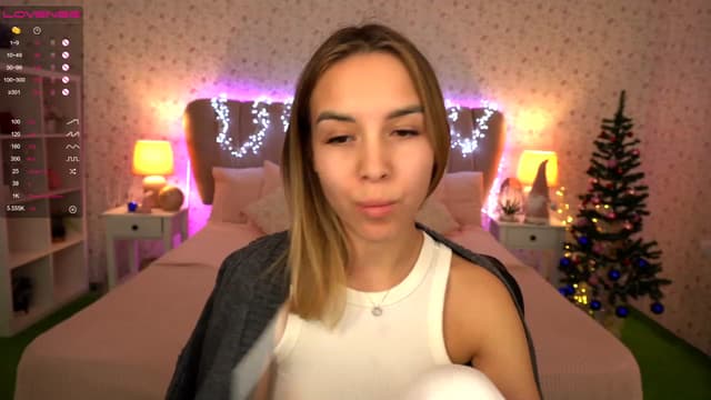 Gallery image thumbnail from Tilli's myfreecams stream on, 12/27/2023, 10:34 image 6 of 20