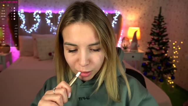 Gallery image thumbnail from Tilli's myfreecams stream on, 01/04/2024, 10:57 image 9 of 20