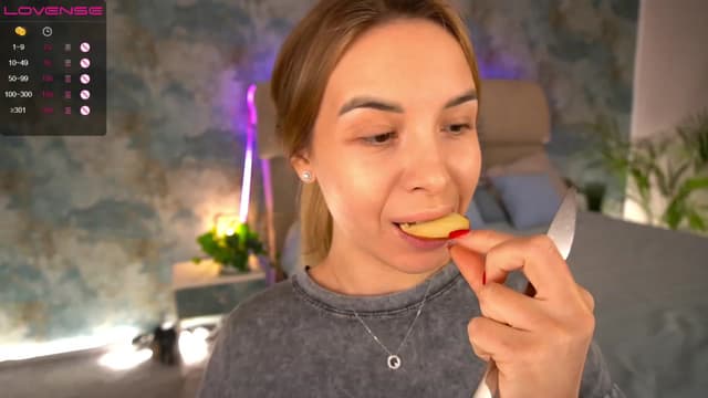 Gallery image thumbnail from Tilli's myfreecams stream on, 02/09/2024, 10:02 image 4 of 20