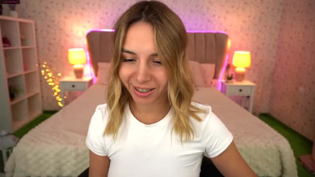 Gallery image thumbnail from Tilli's myfreecams stream on, 03/12/2024, 11:16 image 5 of 20