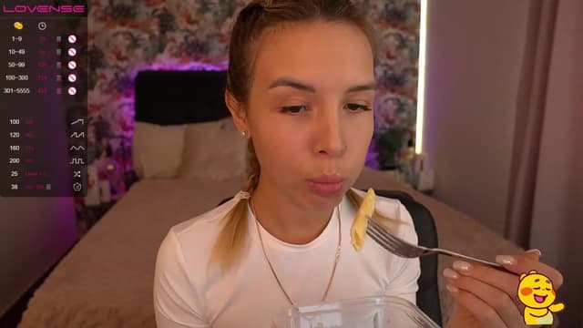 Gallery image thumbnail from Tilli's myfreecams stream on, 03/14/2024, 10:37 image 7 of 20