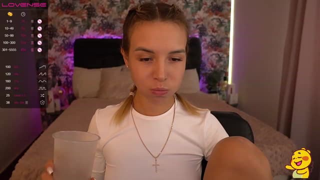 Gallery image thumbnail from Tilli's myfreecams stream on, 03/14/2024, 10:37 image 10 of 20
