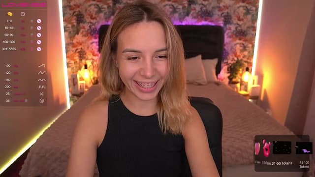 Gallery image thumbnail from Tilli's myfreecams stream on, 03/25/2024, 10:38 image 7 of 20