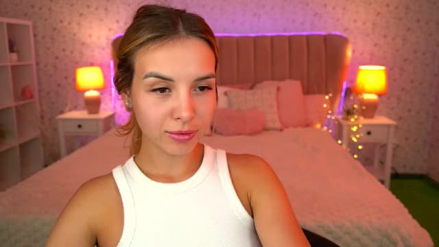 Gallery image thumbnail from Tilli's myfreecams stream on, 04/10/2024, 12:35 image 6 of 20