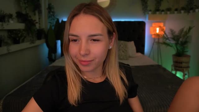 Gallery image thumbnail from Tilli's myfreecams stream on, 04/15/2024, 13:00 image 15 of 20
