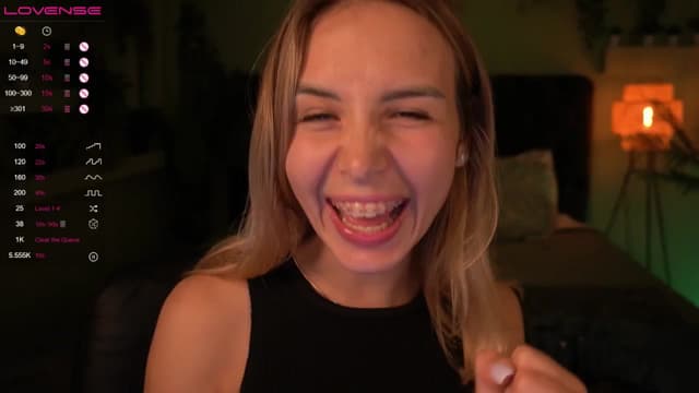 Gallery image thumbnail from Tilli's myfreecams stream on, 04/18/2024, 13:00 image 3 of 20