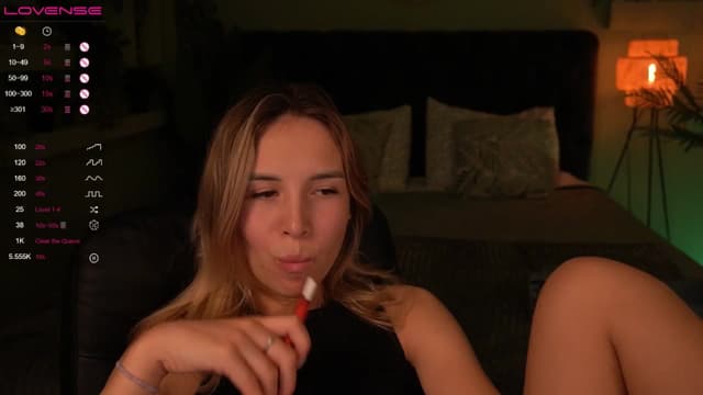 Gallery image thumbnail from Tilli's myfreecams stream on, 04/18/2024, 13:00 image 16 of 20