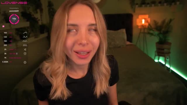 Gallery image thumbnail from Tilli's myfreecams stream on, 04/22/2024, 08:38 image 2 of 20