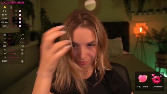 Gallery image thumbnail from Tilli's myfreecams stream on, 04/25/2024, 08:52 image 12 of 20