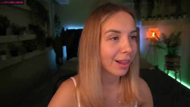 Gallery image thumbnail from Tilli's myfreecams stream on, 04/29/2024, 08:33 image 3 of 20