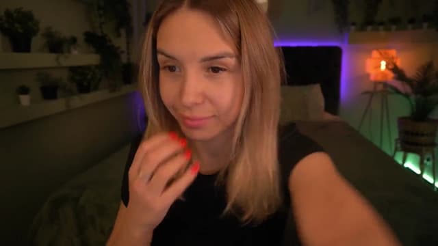 Gallery image thumbnail from Tilli's myfreecams stream on, 05/03/2024, 07:50 image 2 of 20