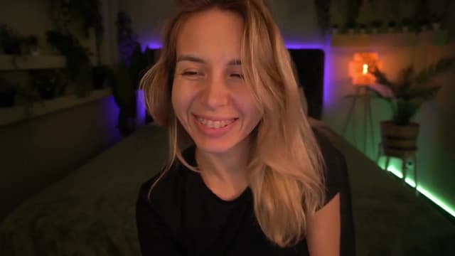 Gallery image thumbnail from Tilli's myfreecams stream on, 05/03/2024, 07:50 image 17 of 20