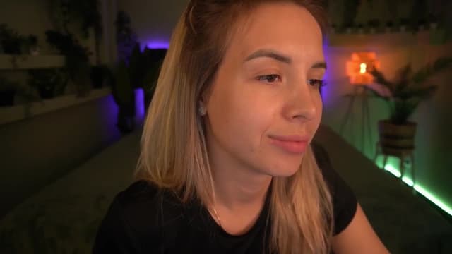 Gallery image thumbnail from Tilli's myfreecams stream on, 05/03/2024, 07:50 image 16 of 20