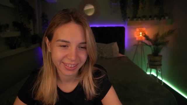 Gallery image thumbnail from Tilli's myfreecams stream on, 05/07/2024, 06:07 image 12 of 20