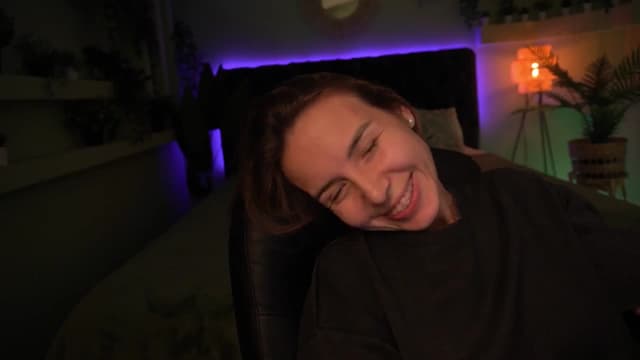 Gallery image thumbnail from Tilli's myfreecams stream on, 05/09/2024, 09:07 image 12 of 20