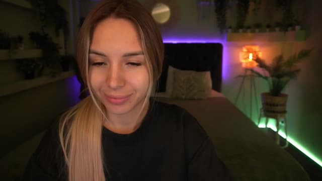 Gallery image thumbnail from Tilli's myfreecams stream on, 05/18/2024, 07:07 image 15 of 20