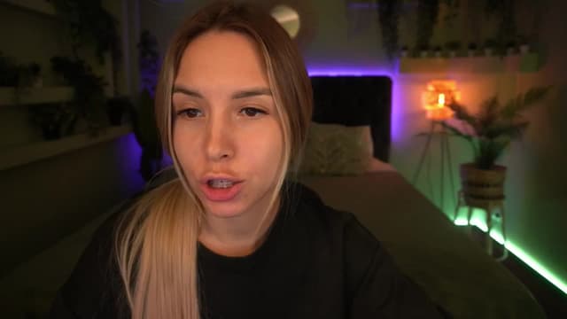 Gallery image thumbnail from Tilli's myfreecams stream on, 05/18/2024, 07:07 image 17 of 20