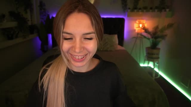 Gallery image thumbnail from Tilli's myfreecams stream on, 05/18/2024, 07:07 image 1 of 20