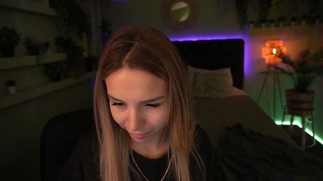 Gallery image thumbnail from Tilli's myfreecams stream on, 05/20/2024, 07:17 image 10 of 20
