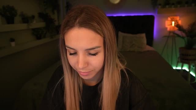 Gallery image thumbnail from Tilli's myfreecams stream on, 05/20/2024, 11:11 image 8 of 20