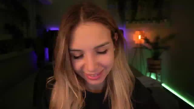 Gallery image thumbnail from Tilli's myfreecams stream on, 05/23/2024, 13:20 image 1 of 20