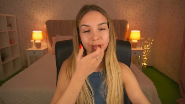 Gallery image thumbnail from Tilli's myfreecams stream on, 05/30/2024, 08:23 image 4 of 20