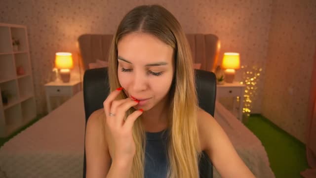 Gallery image thumbnail from Tilli's myfreecams stream on, 05/30/2024, 08:58 image 16 of 20