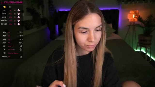Gallery image thumbnail from Tilli's myfreecams stream on, 06/10/2024, 07:34 image 15 of 20