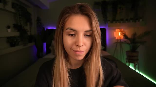 Gallery image thumbnail from Tilli's myfreecams stream on, 06/10/2024, 09:11 image 9 of 20