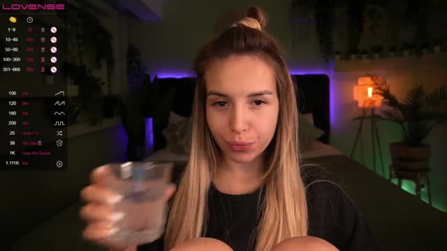 Gallery image thumbnail from Tilli's myfreecams stream on, 06/10/2024, 12:22 image 13 of 20