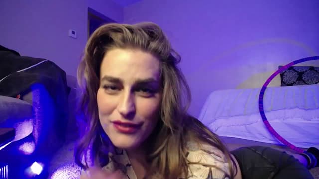 Gallery image thumbnail from Vedah's myfreecams stream on, 12/17/2022, 05:41 image 14 of 20