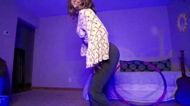Gallery image thumbnail from Vedah's myfreecams stream on, 12/17/2022, 05:41 image 13 of 20