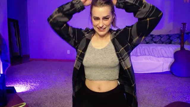 Gallery image thumbnail from Vedah's myfreecams stream on, 12/19/2022, 06:57 image 14 of 20