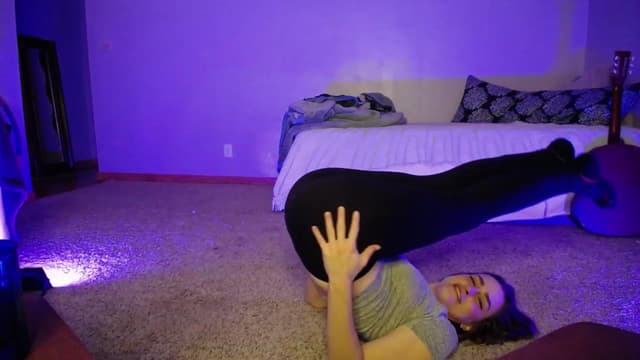Gallery image thumbnail from Vedah's myfreecams stream on, 12/19/2022, 06:57 image 17 of 20