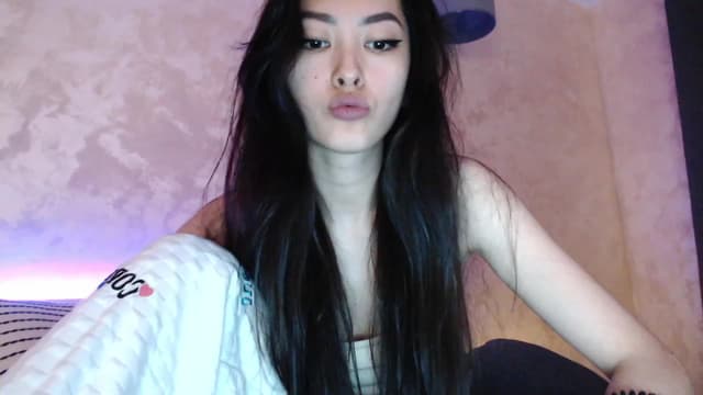 Gallery image thumbnail from Vikki's myfreecams stream on, 10/07/2023, 21:51 image 8 of 20