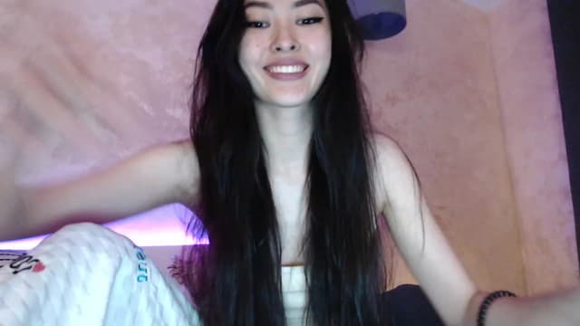 Gallery image thumbnail from Vikki's myfreecams stream on, 10/07/2023, 21:51 image 9 of 20
