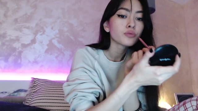 Gallery image thumbnail from Vikki's myfreecams stream on, 11/25/2023, 01:03 image 8 of 20