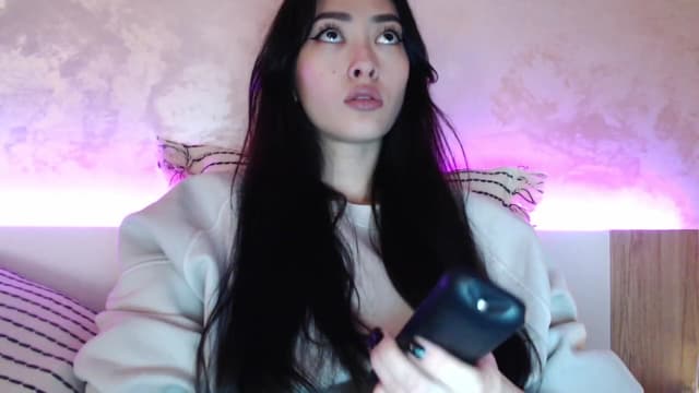 Gallery image thumbnail from Vikki's myfreecams stream on, 11/25/2023, 01:09 image 17 of 20