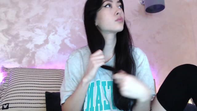 Gallery image thumbnail from Vikki's myfreecams stream on, 11/26/2023, 01:19 image 8 of 20