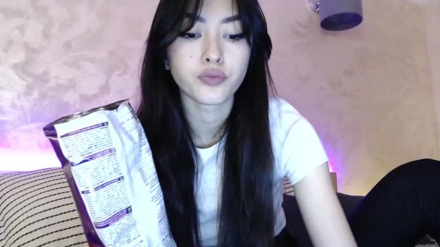 Gallery image thumbnail from Vikki's myfreecams stream on, 11/27/2023, 24:02 image 19 of 20