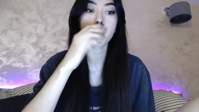Gallery image thumbnail from Vikki's myfreecams stream on, 12/10/2023, 24:01 image 1 of 20