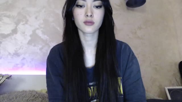 Gallery image thumbnail from Vikki's myfreecams stream on, 12/10/2023, 01:31 image 10 of 20