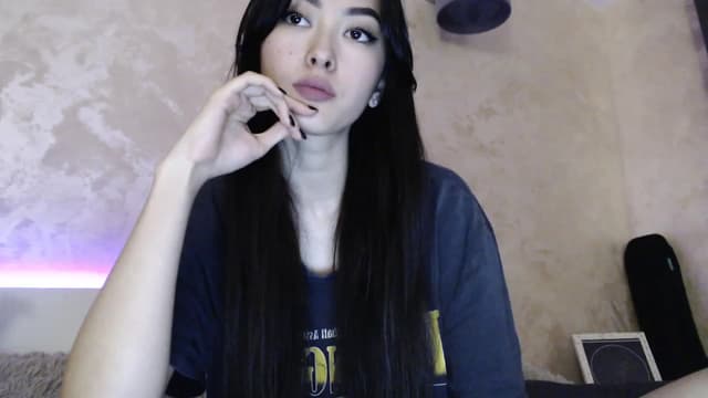 Gallery image thumbnail from Vikki's myfreecams stream on, 12/10/2023, 01:51 image 3 of 20