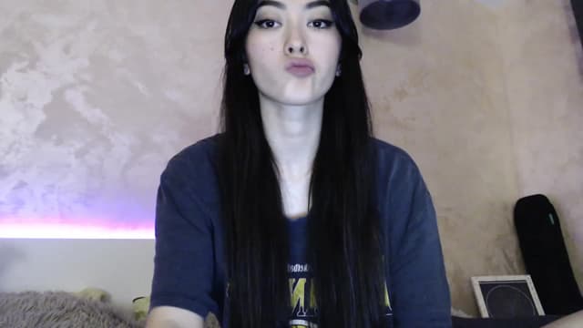 Gallery image thumbnail from Vikki's myfreecams stream on, 12/10/2023, 01:51 image 2 of 20
