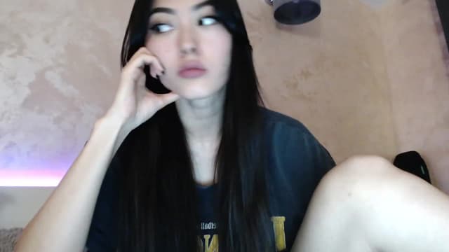 Gallery image thumbnail from Vikki's myfreecams stream on, 12/10/2023, 01:51 image 5 of 20