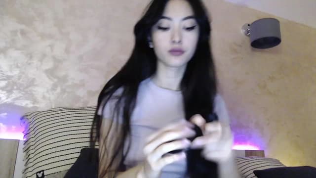 Gallery image thumbnail from Vikki's myfreecams stream on, 12/13/2023, 24:00 image 1 of 20