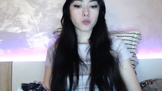 Gallery image thumbnail from Vikki's myfreecams stream on, 12/13/2023, 24:00 image 13 of 20