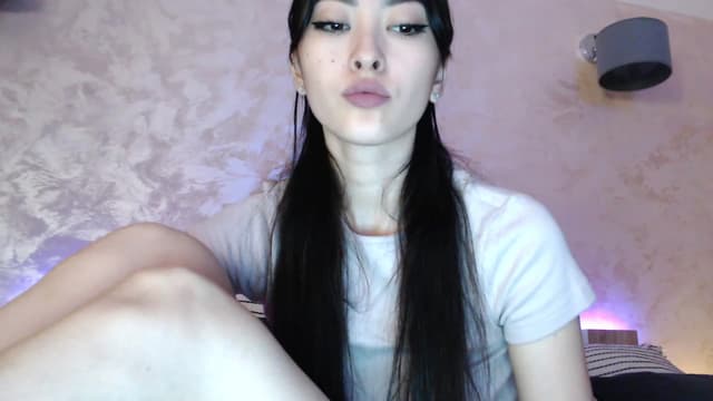 Gallery image thumbnail from Vikki's myfreecams stream on, 12/13/2023, 01:48 image 18 of 20